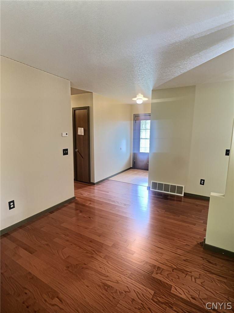 https://bt-photos.global.ssl.fastly.net/rochester/orig_boomver_1_S1705317-2.jpg