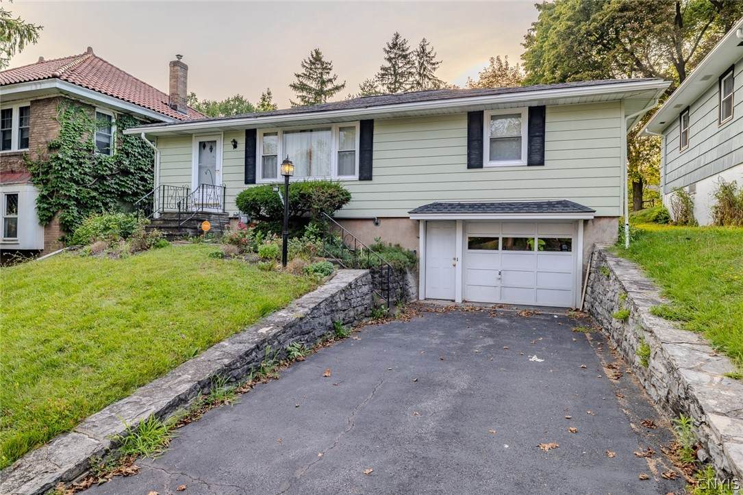 306 Carlton Drive - Photo 1