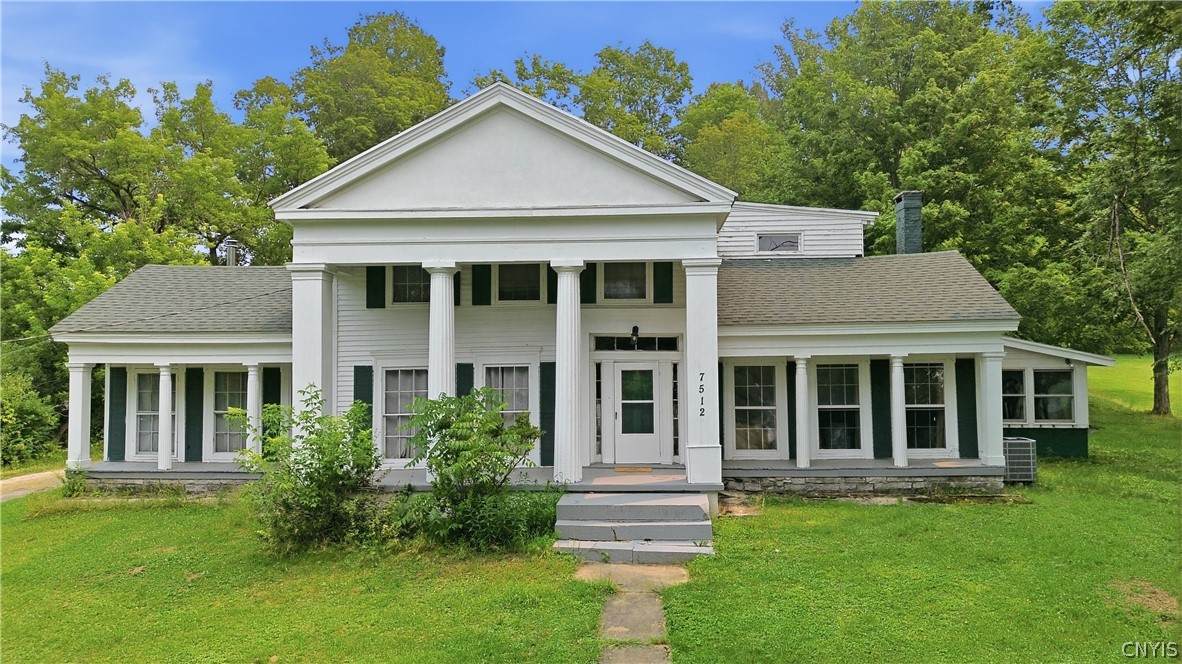 7512 East Street - Photo 1