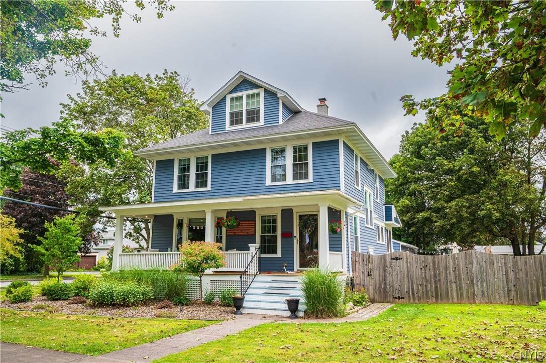 325 Kinsley Street - Photo 1