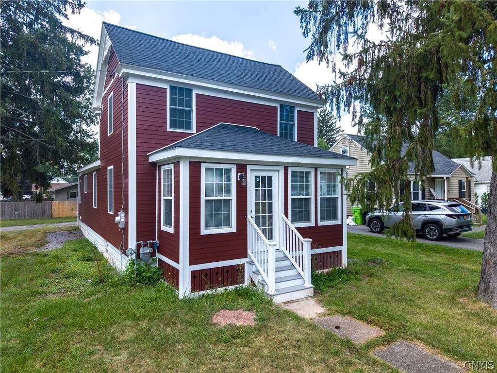 201 Plymouth Avenue - Photo 1