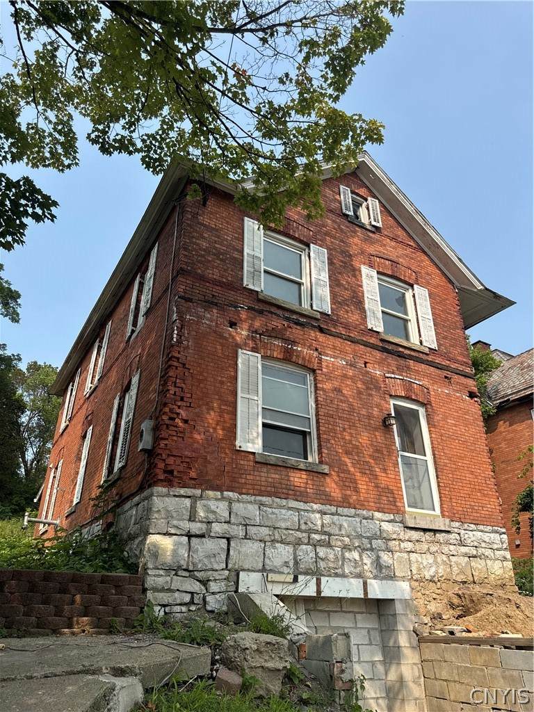 35 Monroe Street - Photo 1