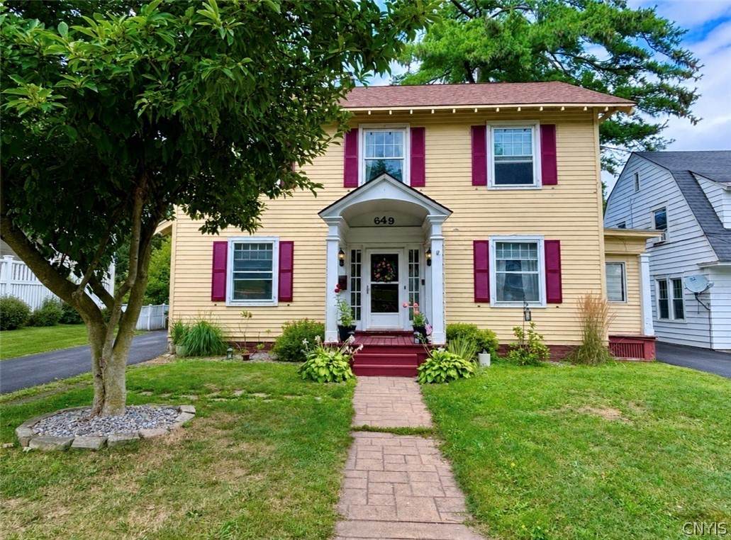 649 Parkway - Photo 1