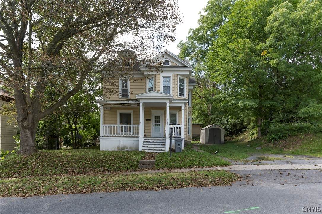 1548 Columbia Street - Photo 1