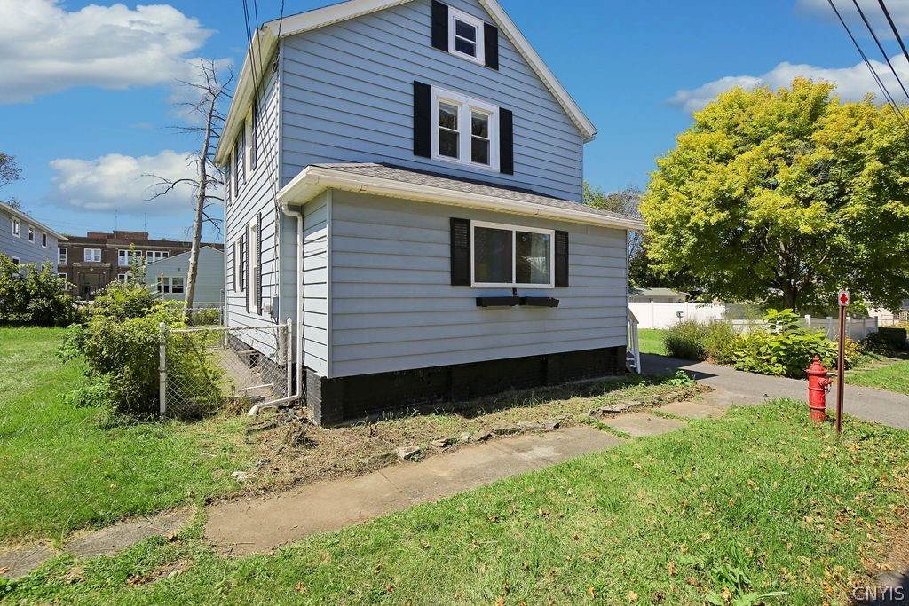 225 Hazelhurst Avenue - Photo 1