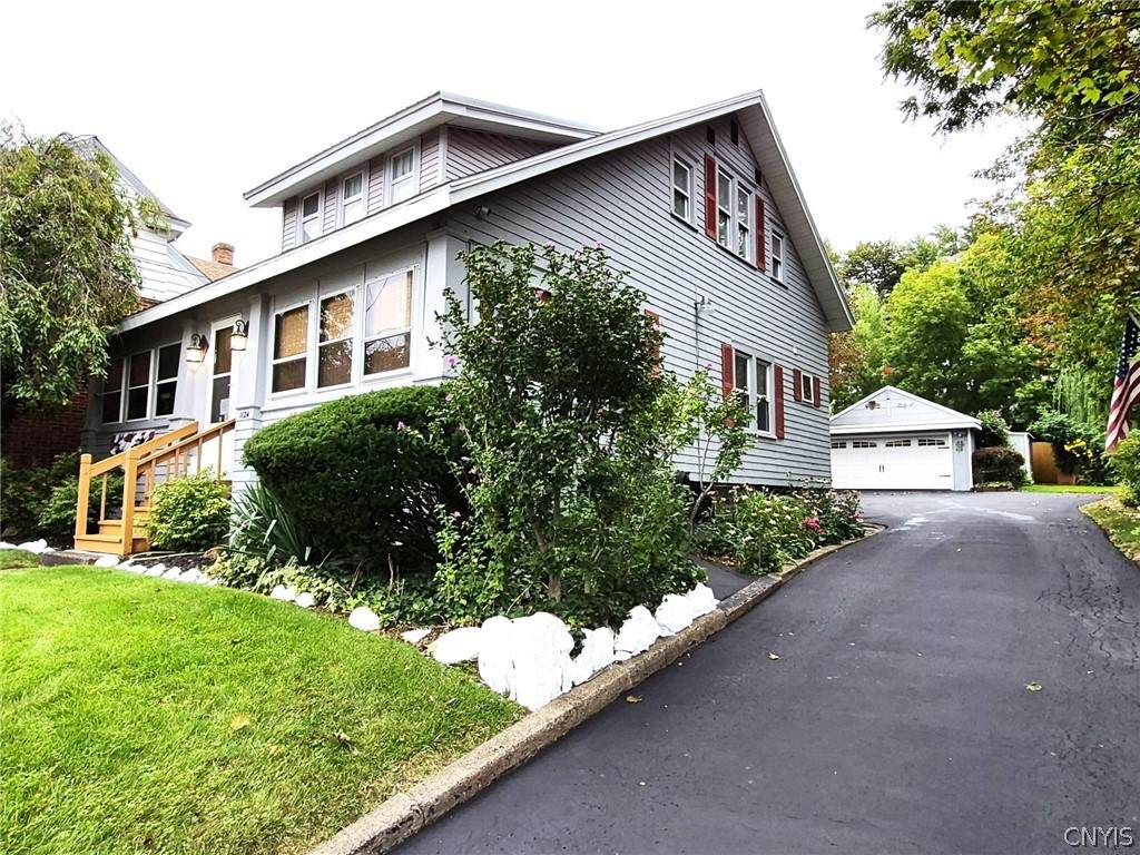 1124 Wolf Street - Photo 1
