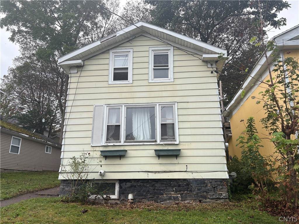 242 9th Street - Photo 1