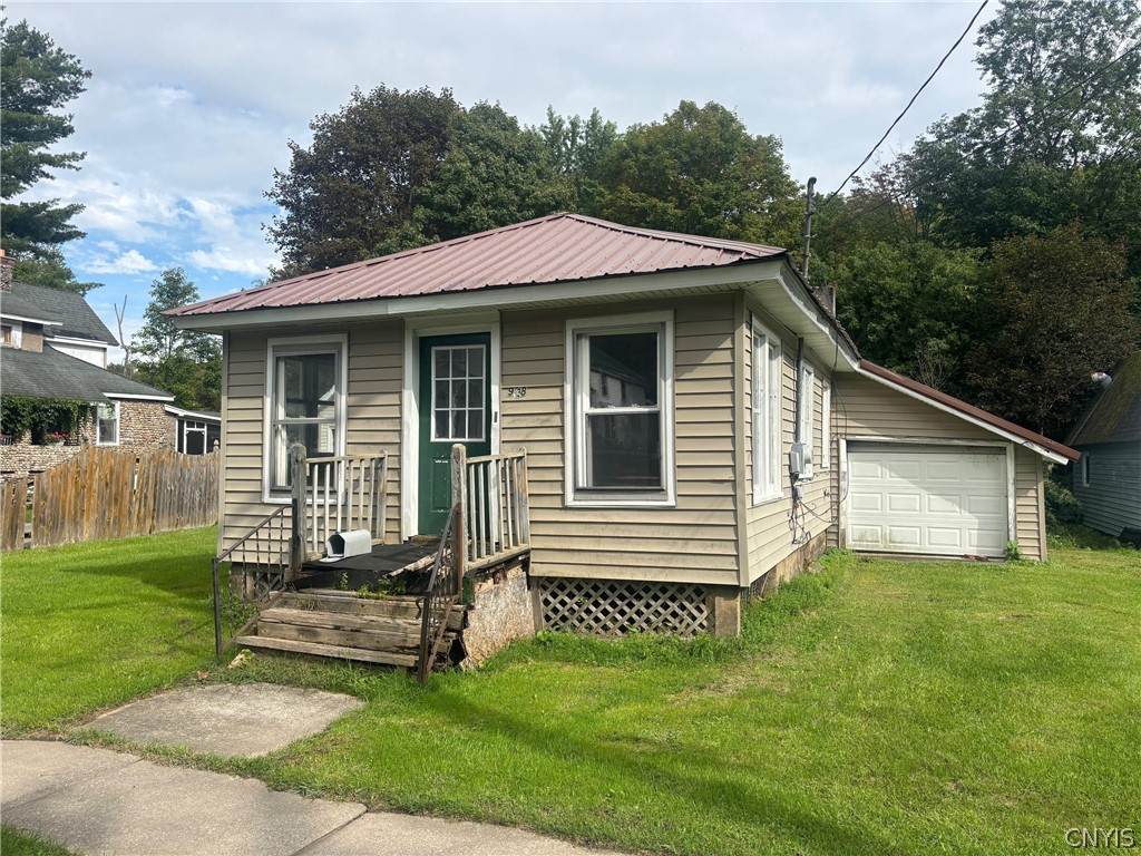 938 Alexandria Street - Photo 1