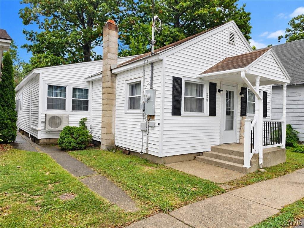 227 10th Avenue - Photo 1