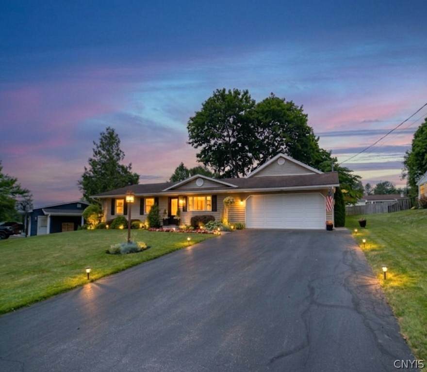 16 Woodburne Drive - Photo 1