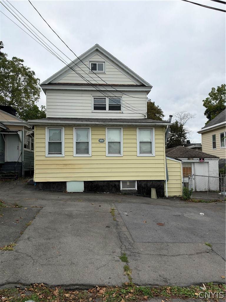 204 Union Pl, Syracuse, NY 13208