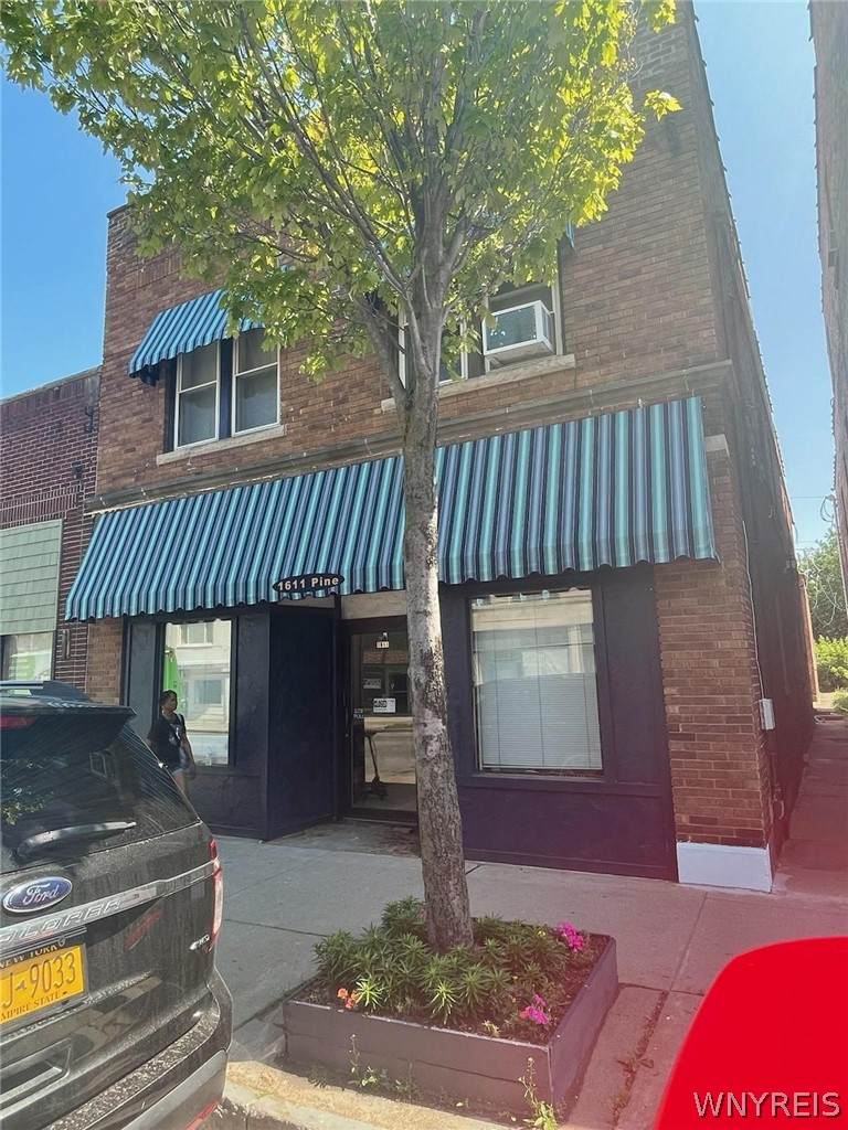 1611 Pine Avenue - Photo 1
