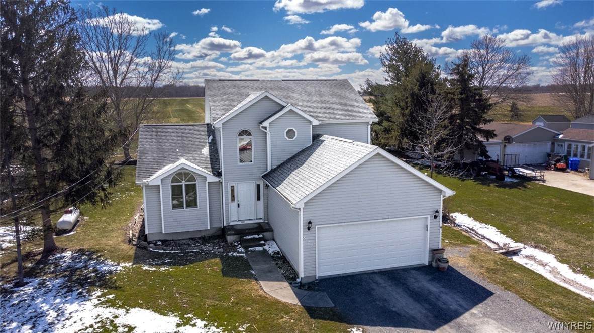 8726 Lakeview Drive - Photo 1