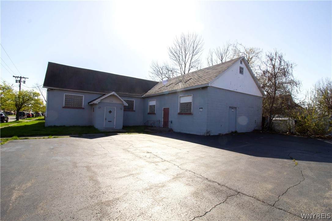 1200 Tonawanda Street - Photo 1