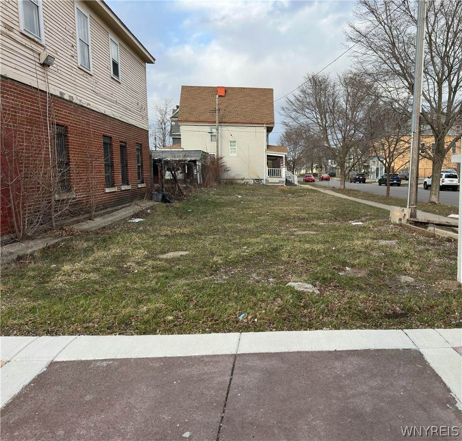 899 Niagara Street - Photo 1