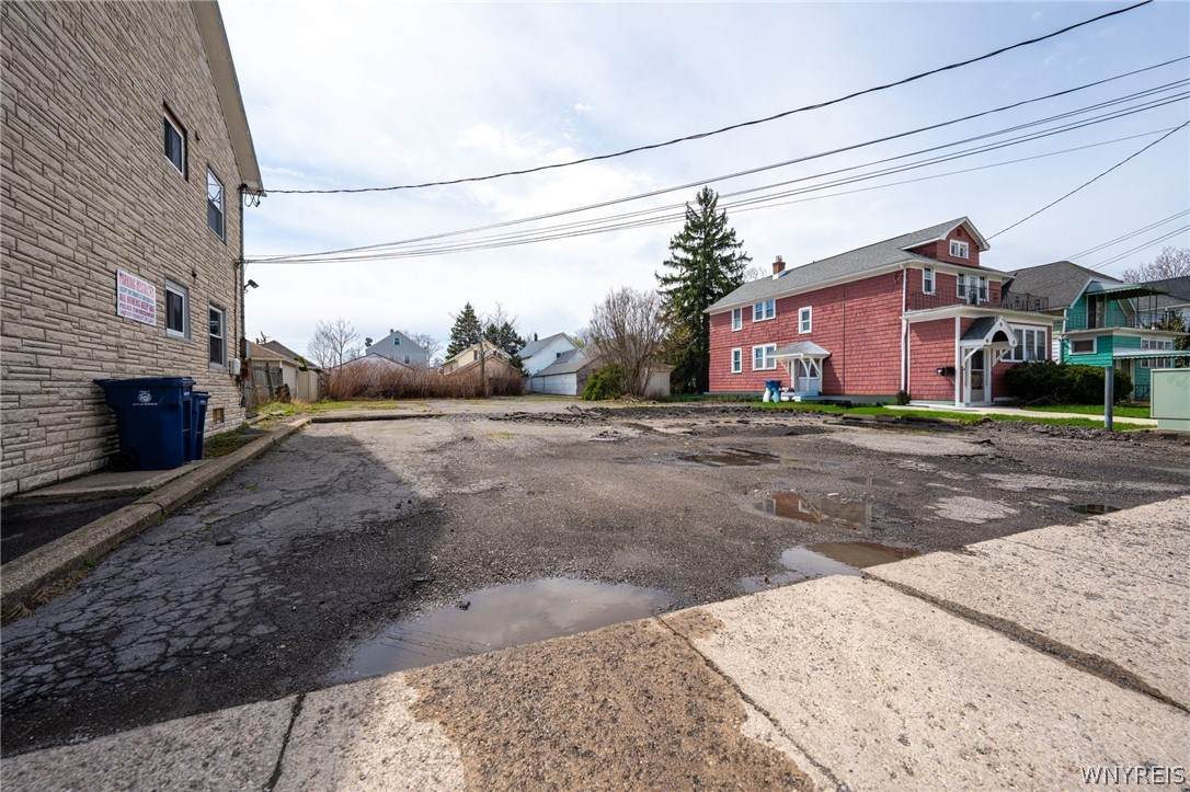 47 Dunlop Avenue - Photo 1