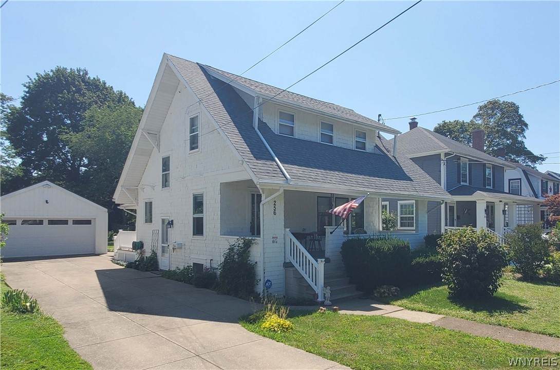 256 Maple Avenue - Photo 1