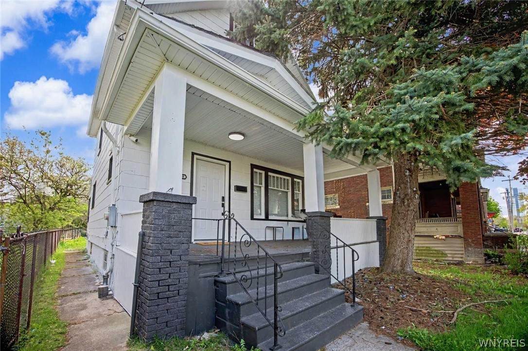 619 6th Street - Photo 1
