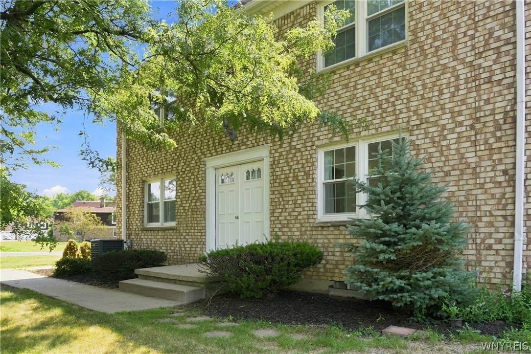 90 Carriage Drive - Photo 1