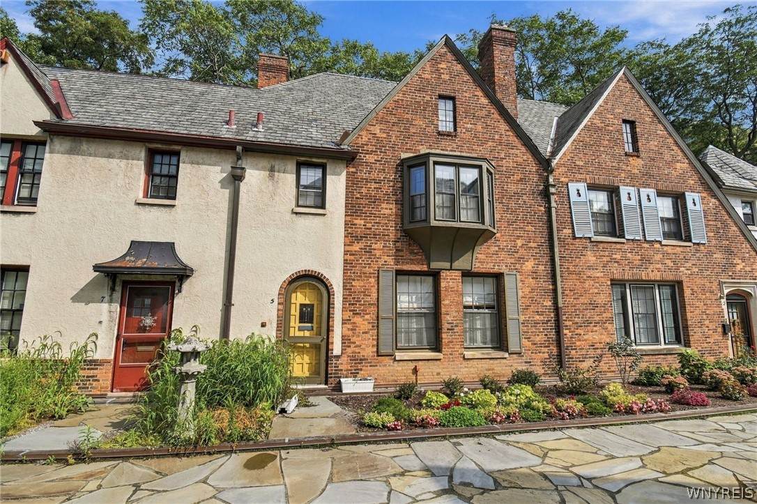 5 Mayfair Lane - Photo 1
