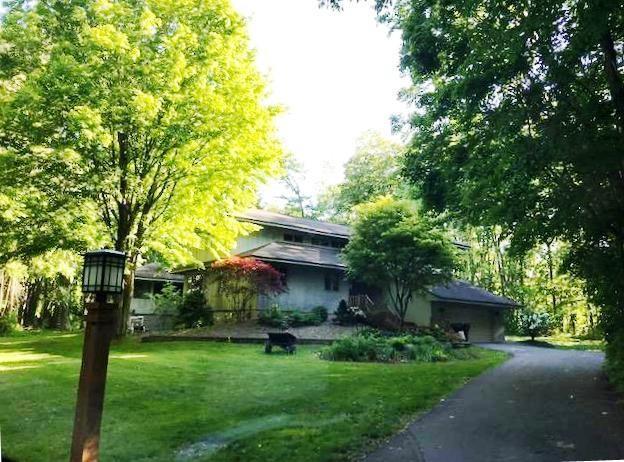 27 Pinewood Drive - Photo 1