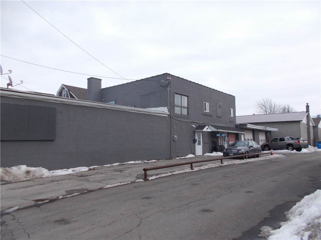 1451 Lyell Avenue - Photo 1