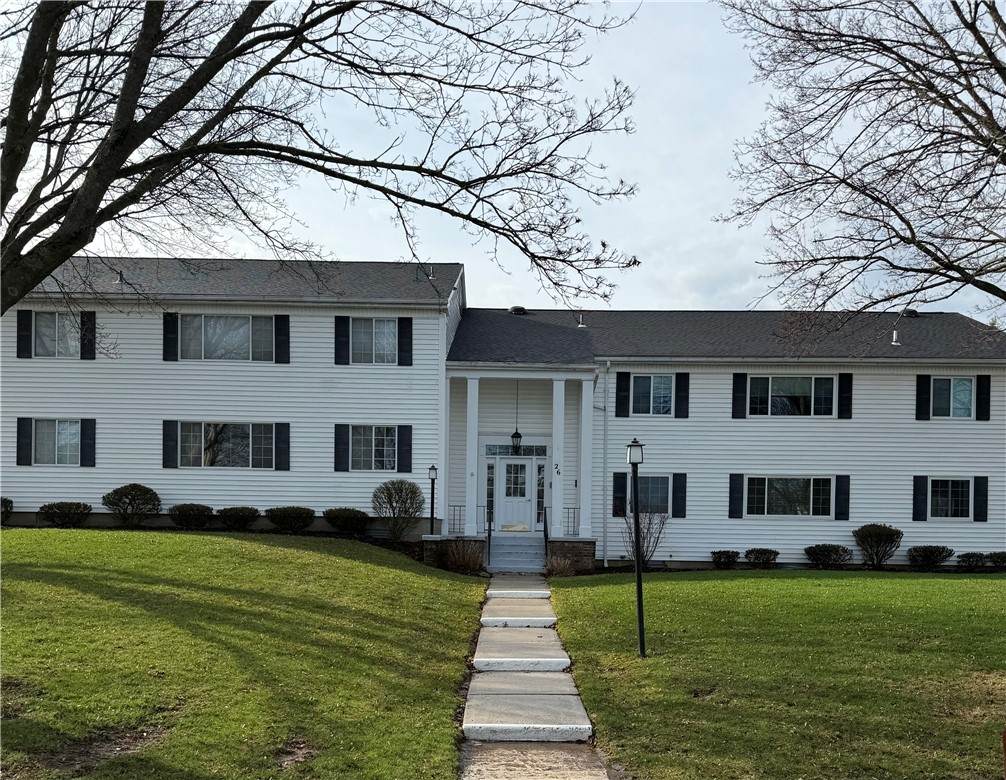 26 Colonial Parkway - Photo 1