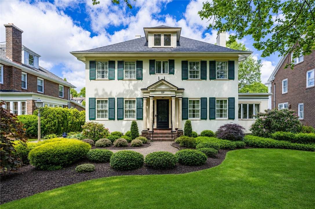 389 Yarmouth Road - Photo 1