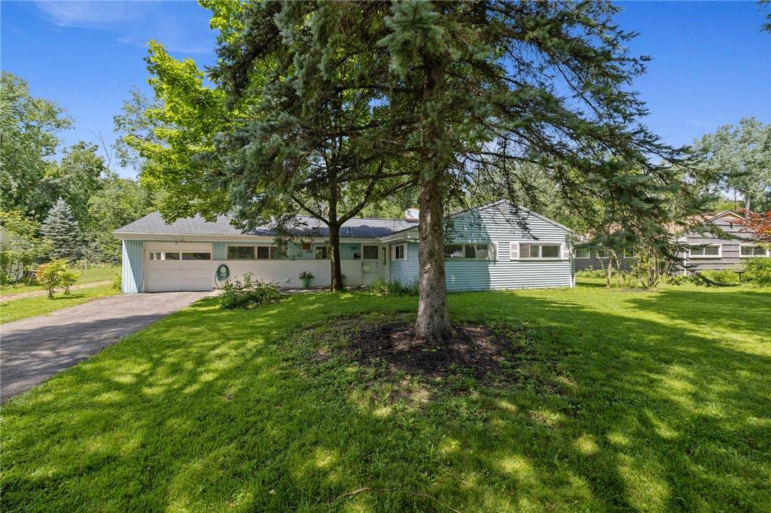143 Hemingway Drive - Photo 1