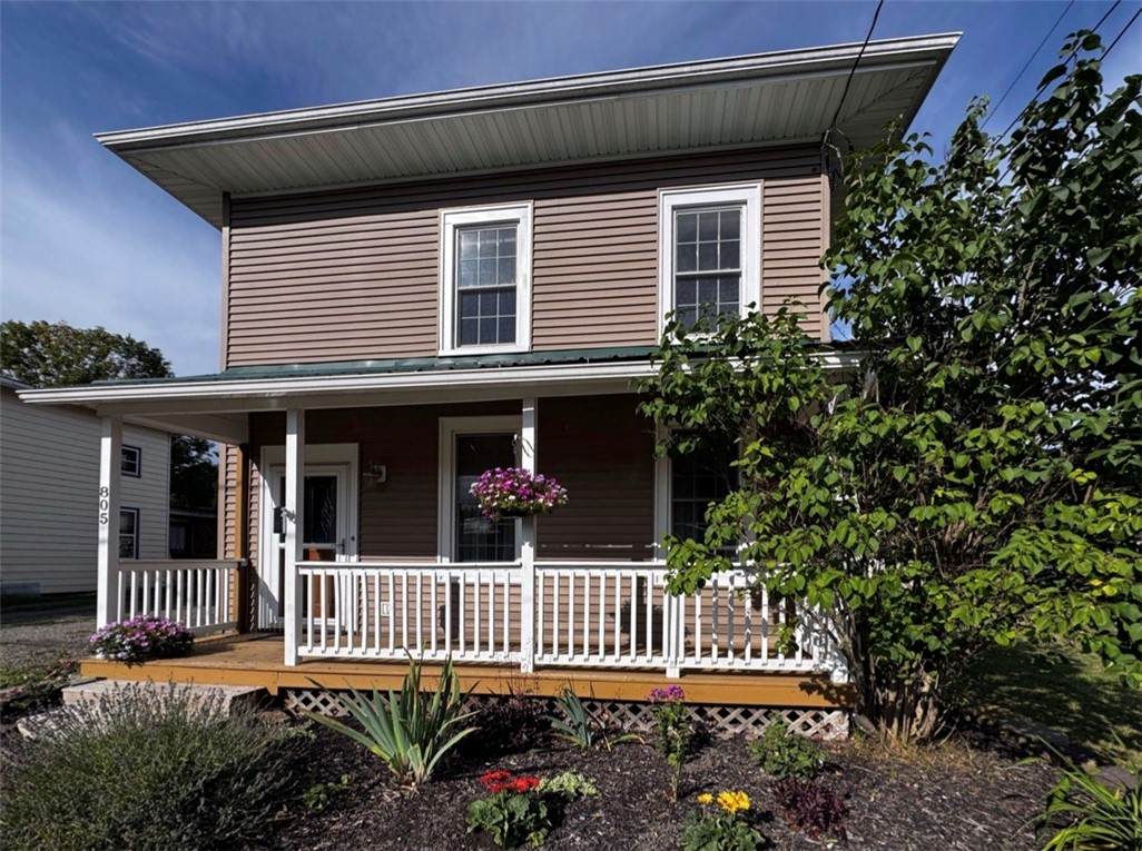 805 Perry Street - Photo 1