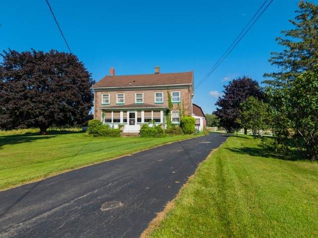 6952 Ontario Center Road - Photo 1