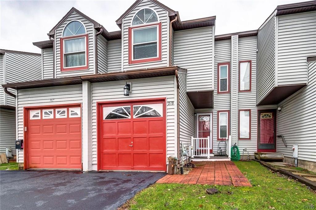 219 Quincy Place - Photo 1