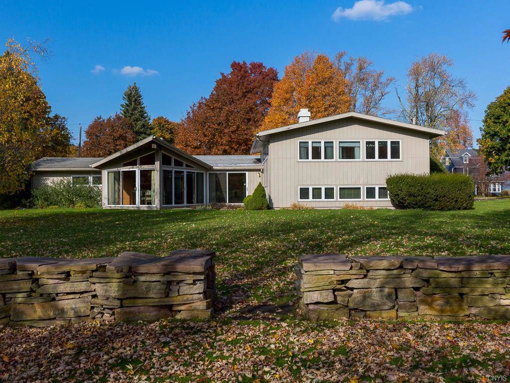 441 Flower Ave W - Photo 1
