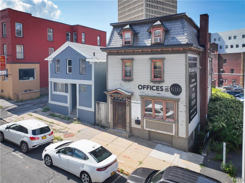 612 Charlotte Street - Photo 1