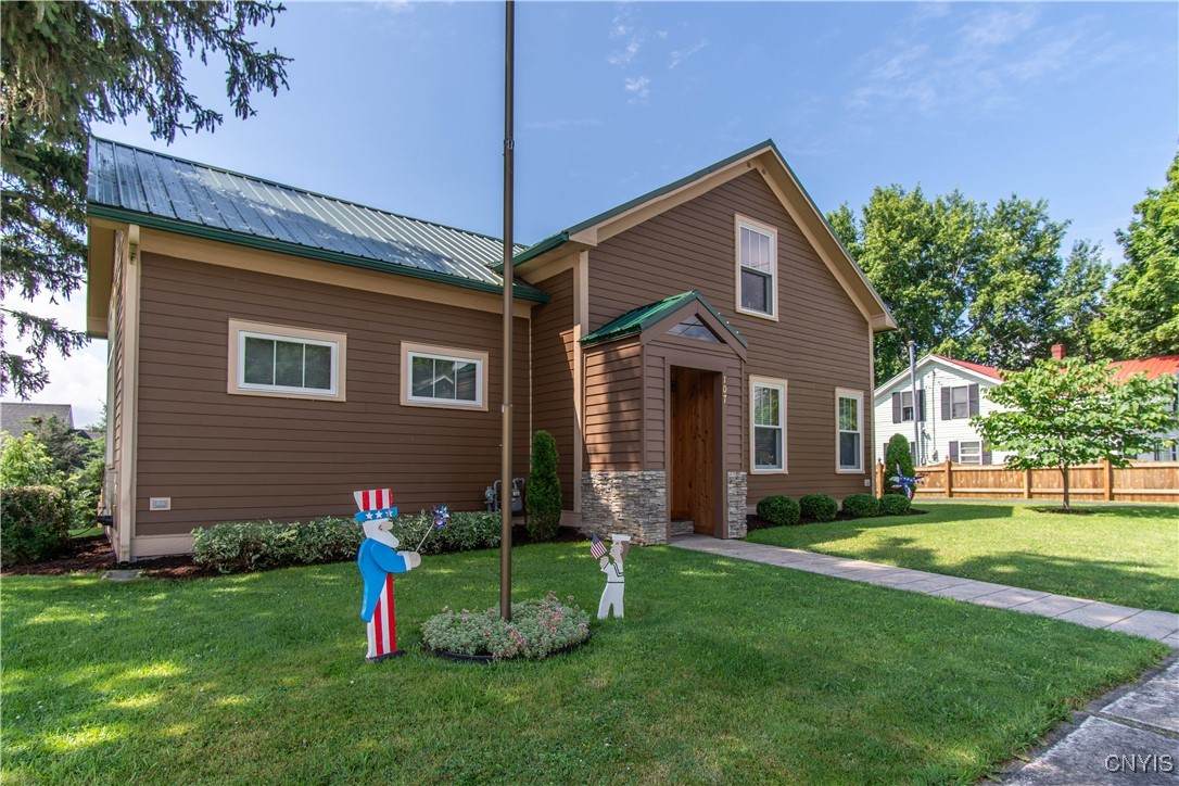 107 Kirby Street - Photo 1