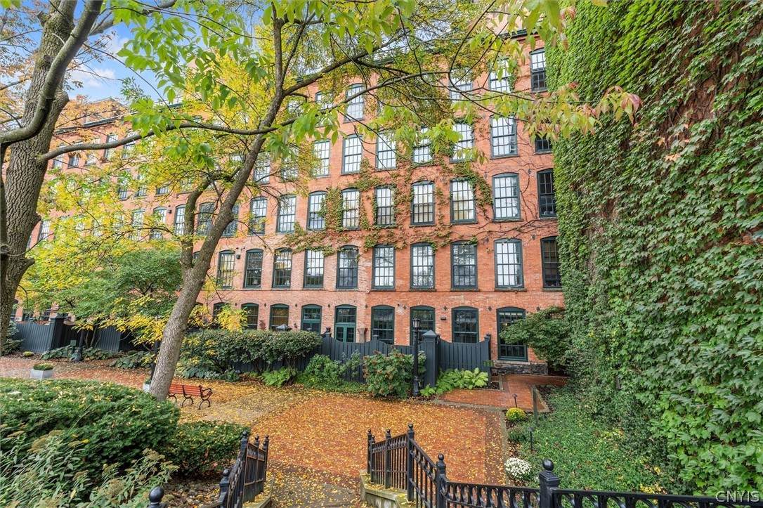 429 Franklin Street - Photo 1