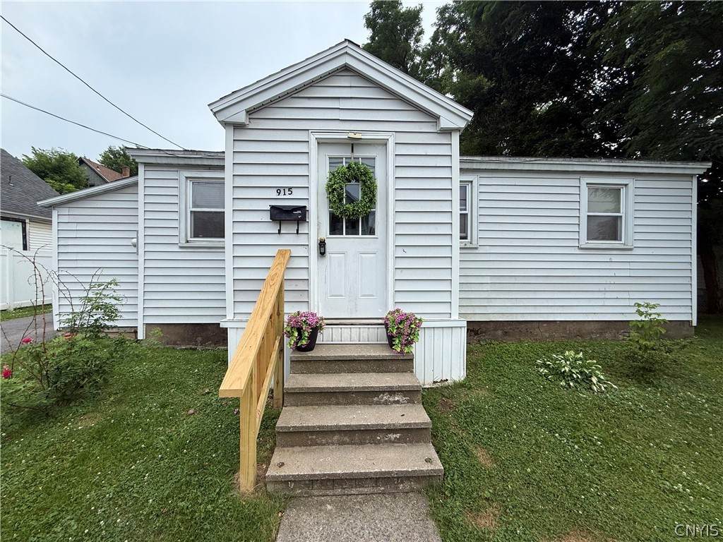 915 Arcadia Avenue - Photo 1