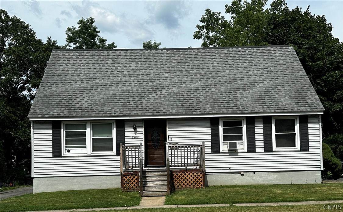 2202 Highland Avenue - Photo 1