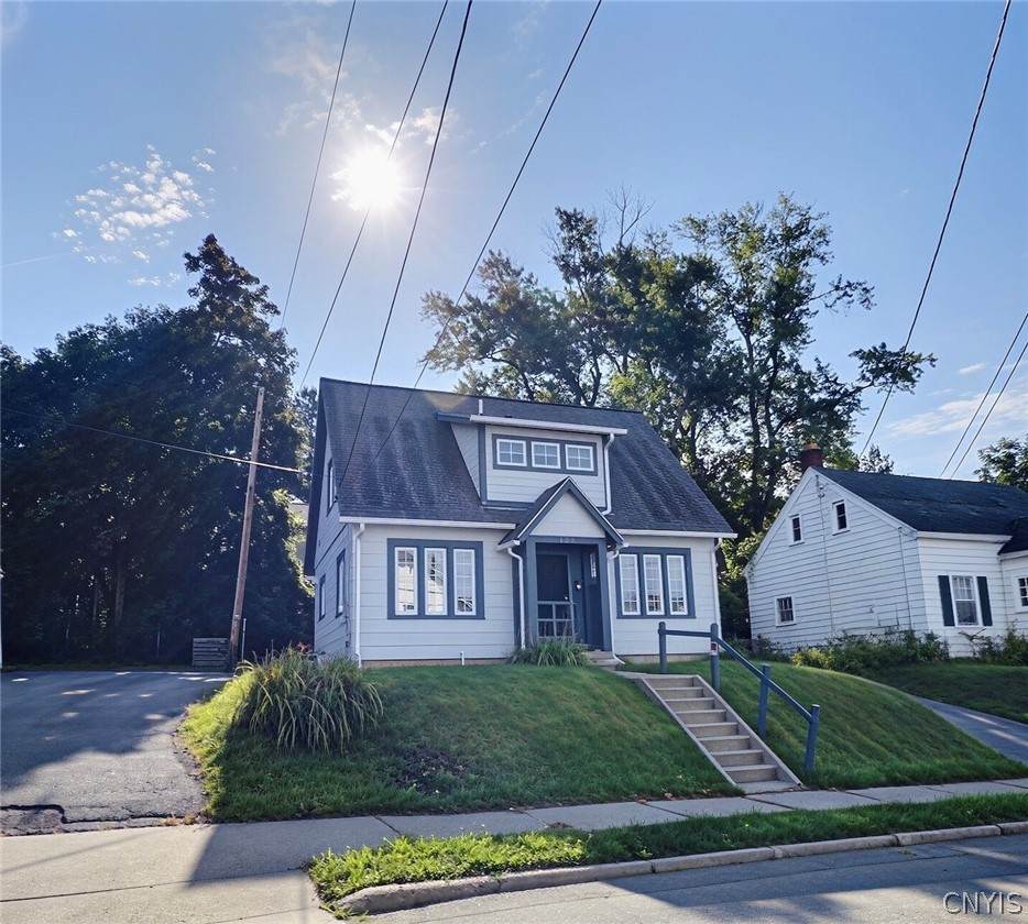 123 Linden Avenue - Photo 1