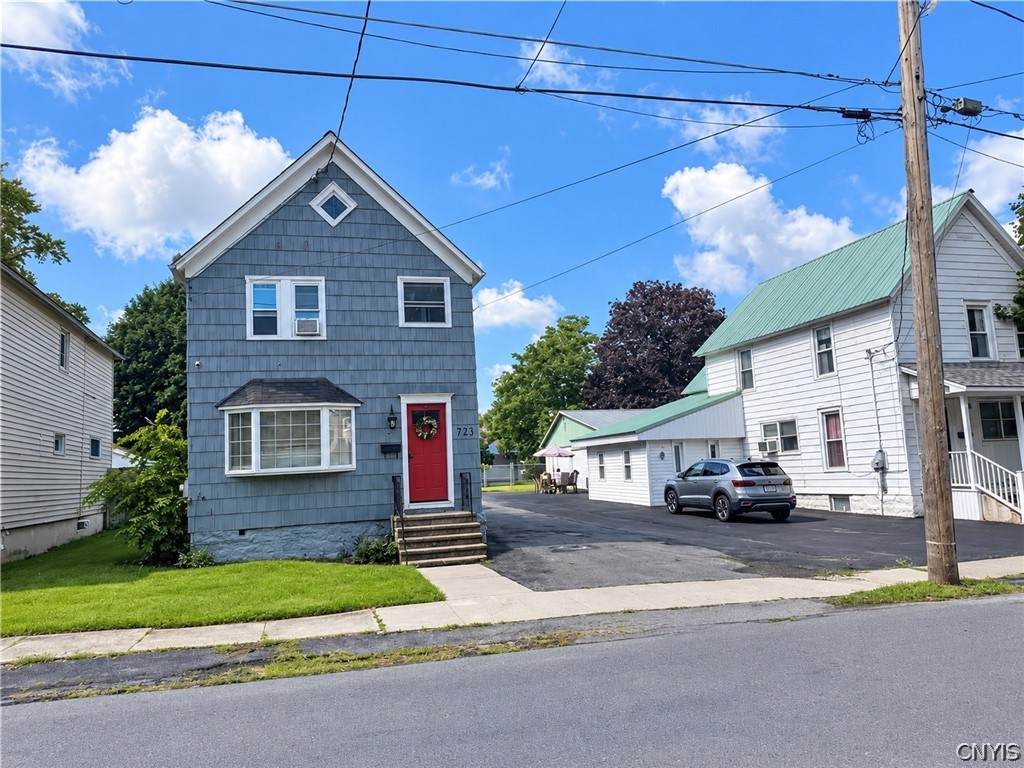 723 Lawrence Street - Photo 1
