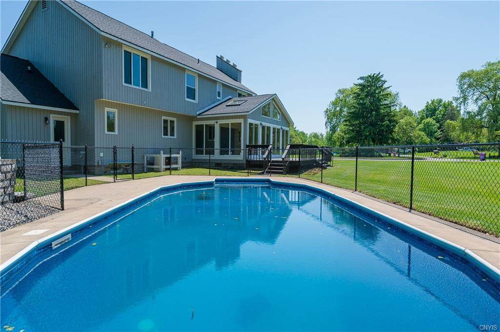 1668 Ivy - Photo 1