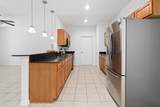 913 Redwood - Photo 11