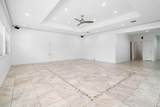 913 Redwood - Photo 17