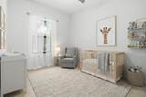 913 Redwood - Photo 22