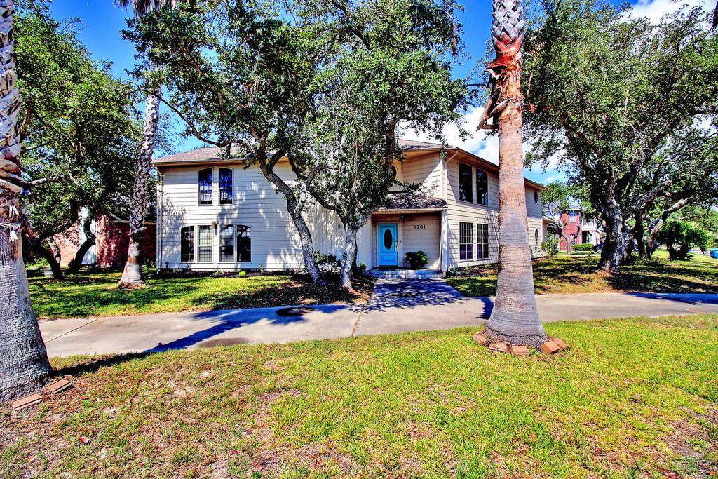 3201 Traylor Blvd - Photo 1