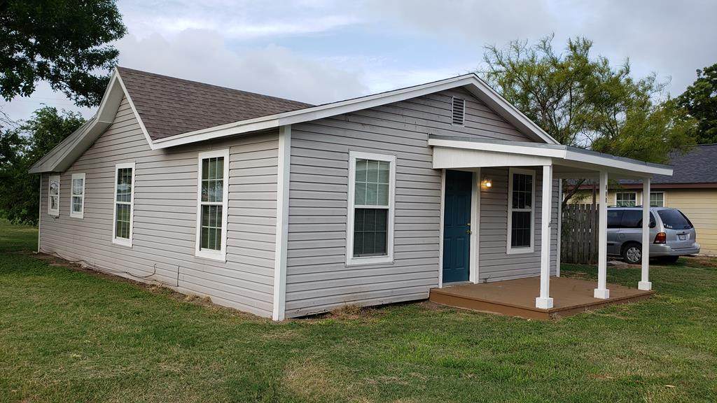 2562 First St. - Photo 1