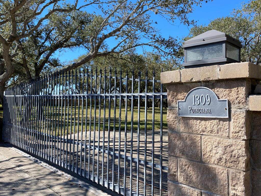 1309 Poinciana Street - Photo 1