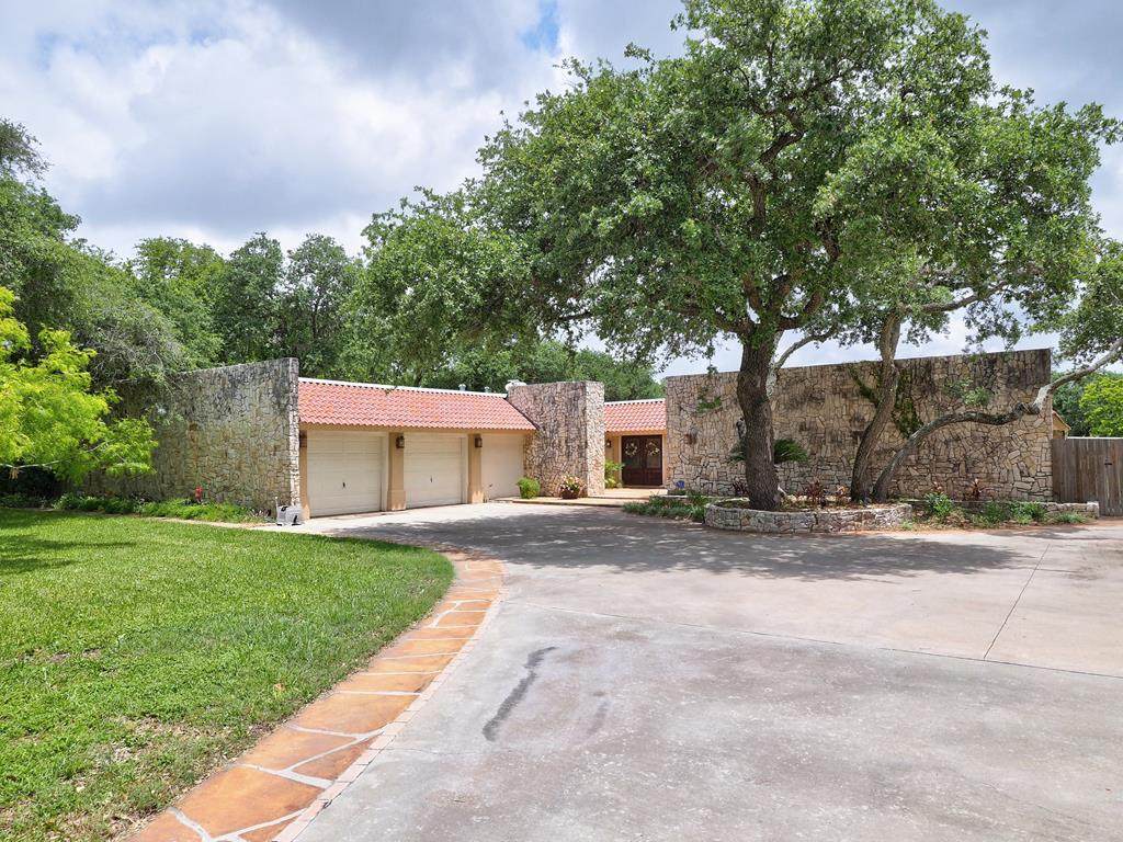 620 Johnson - Photo 1
