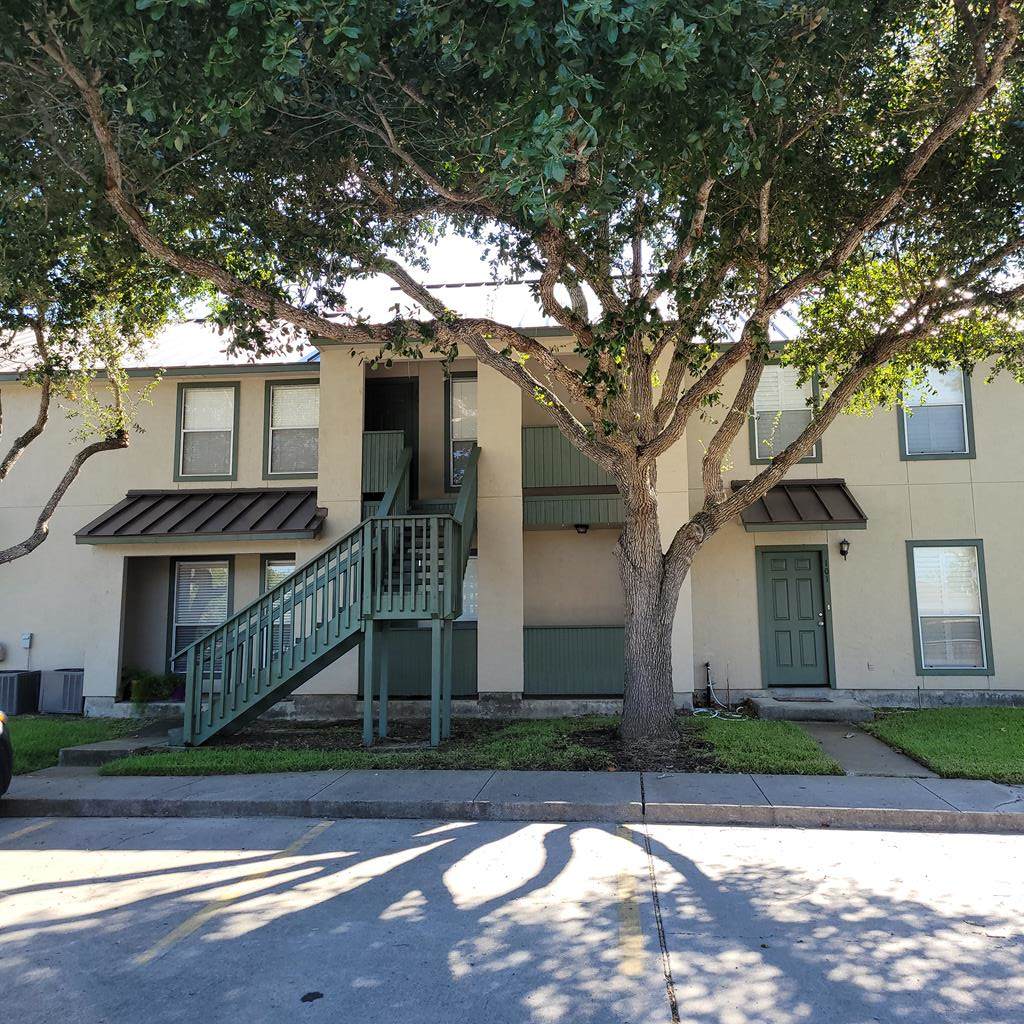 302 St Andrews - Photo 1
