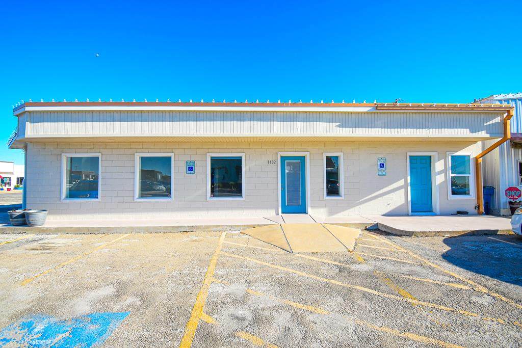 1102 Wharf St - Photo 1
